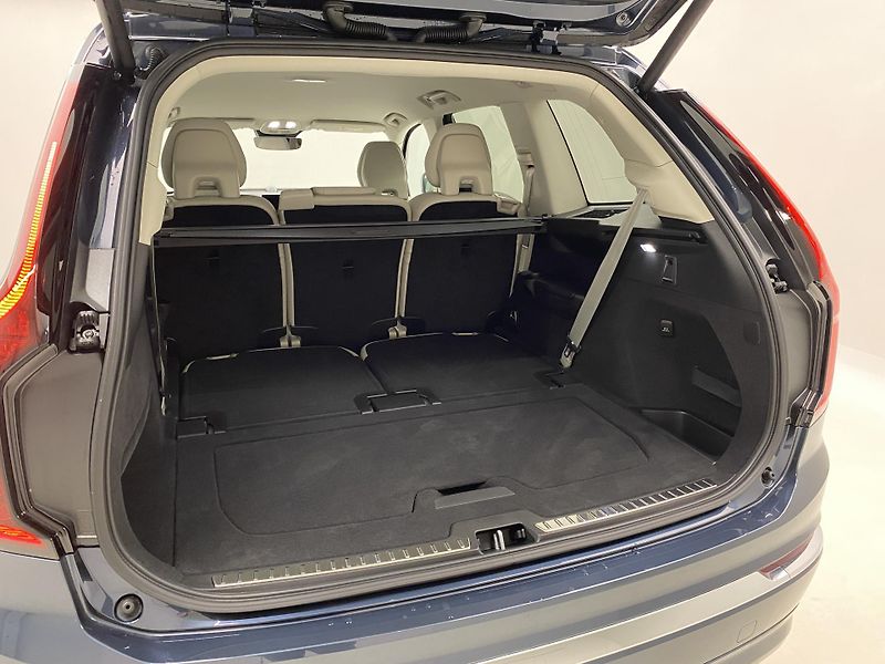 Volvo XC90 (2026) B5 AWD AUT BRIGHT PLUS 7míst - fotka 5 z 71