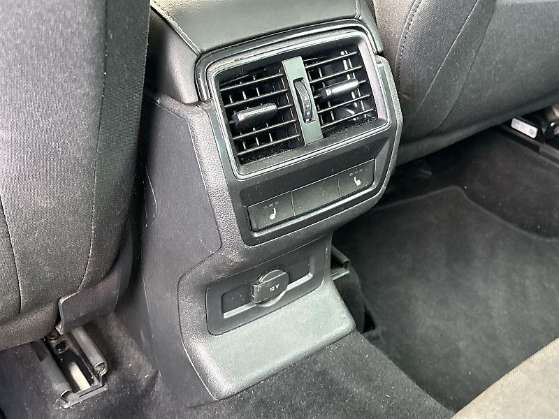 Škoda Karoq (2022) 1.5 TSI DSG Style - fotka 27 z 31