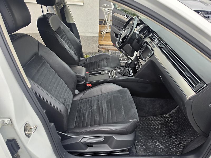 Volkswagen Passat 2.0 TDI DSG Night Paket  - fotka 13 z 24