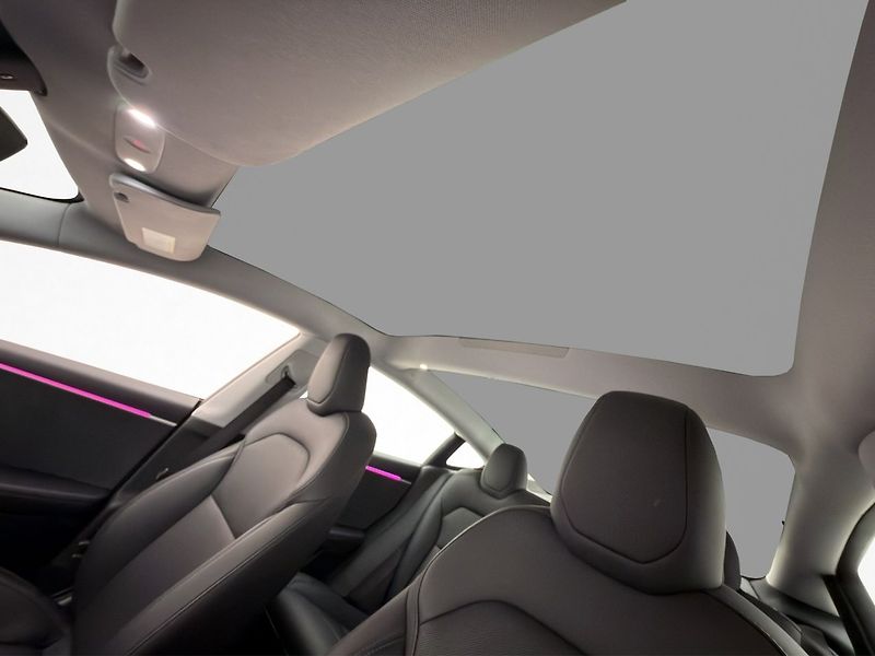 Tesla Model 3 Long Range AWD Highland Tažné - fotka 22 z 25