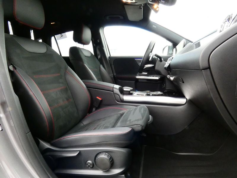 Mercedes-Benz GLA (2020) 200d - fotka 20 z 30
