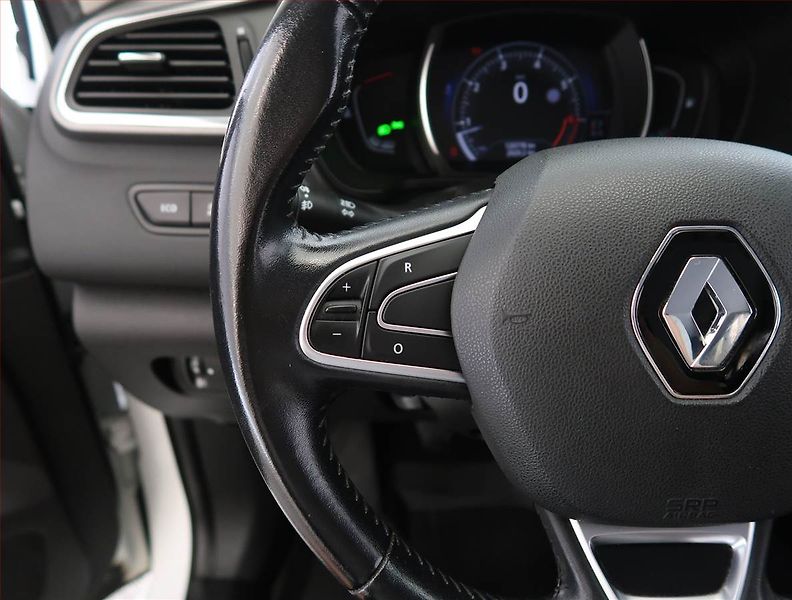 Renault Kadjar (2017) 1.2 TCe, Navi, Tempomat - fotka 19 z 23