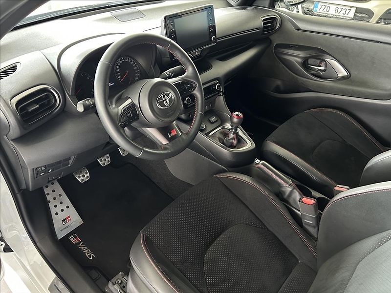Toyota GR Yaris 1,6   ČR,CIRCUIT PACK,FULL PPF - fotka 8 z 36