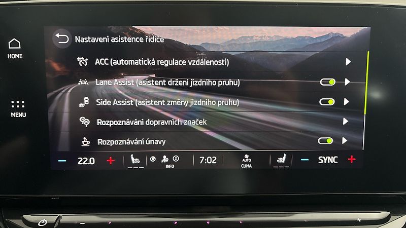 Škoda Octavia 2.0 TDI DSG Style Combi - fotka 24 z 28