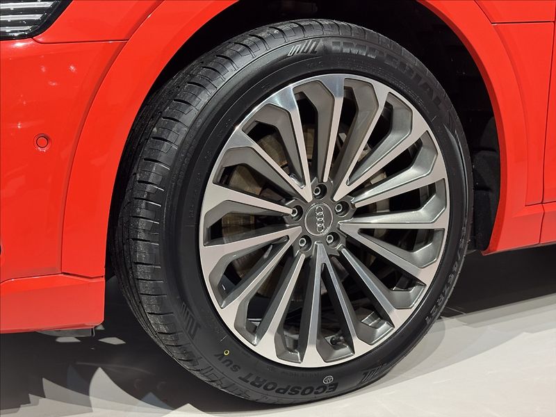 Audi e-tron 300kW S-Line Night Vision - fotka 7 z 48