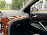 Ford Mondeo 2,0i 16V Ghia / servis.kn. /  - náhled 23