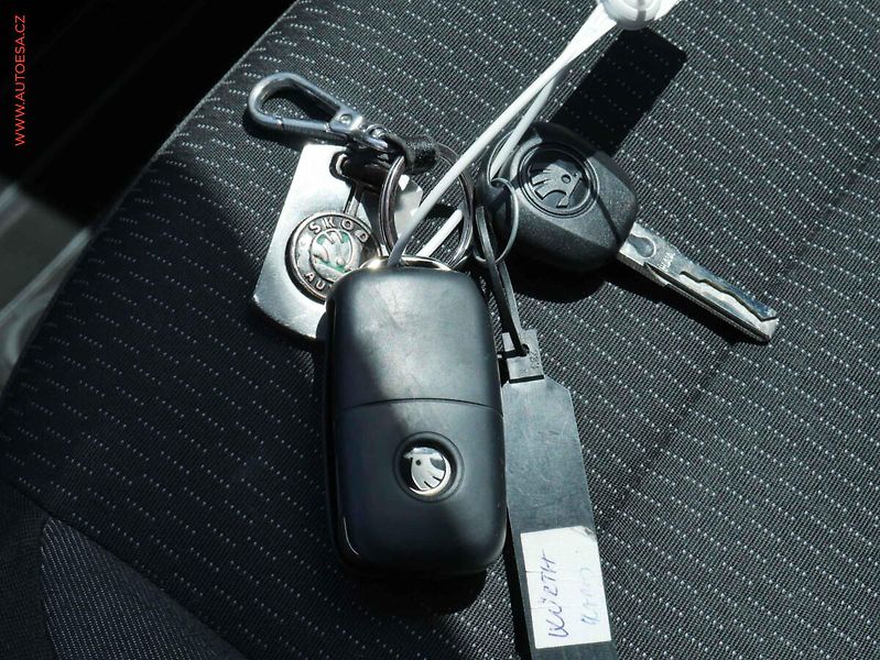 Škoda Rapid (2014) 1.6 TDi, ČR, AC - fotka 17 z 18