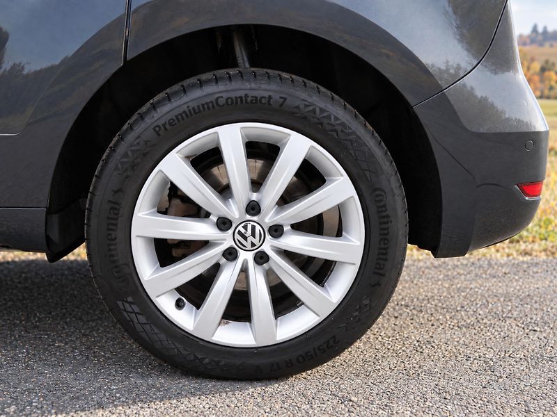 Volkswagen Sharan 2,0 TDI 130kW DSG 4Motion CZ - fotka 34 z 41