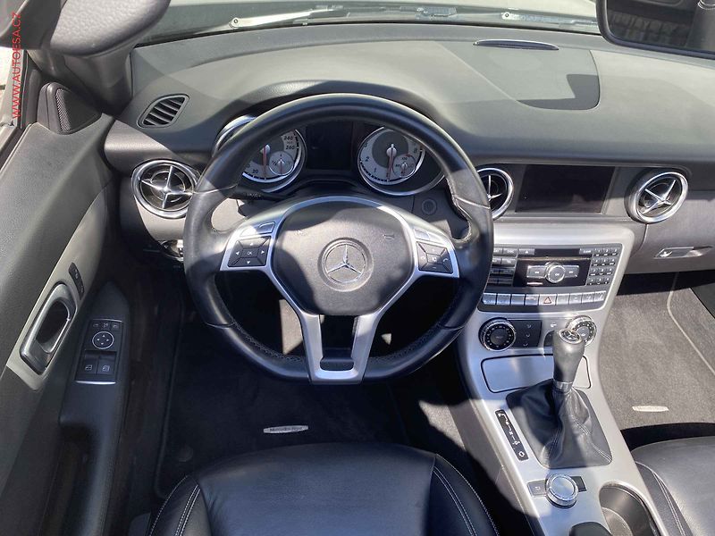 Mercedes-Benz SLK (2012) 1.8 SLK200, AT, kůže, navi - fotka 10 z 15