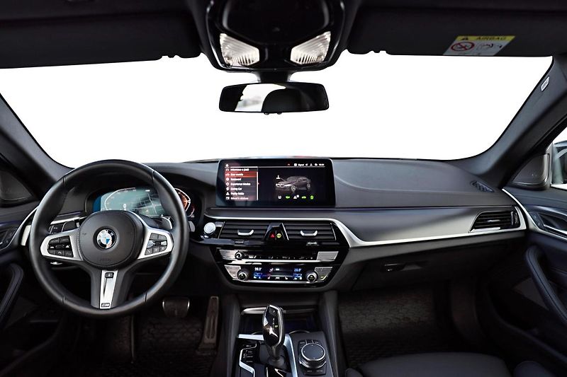 BMW Řada 5 540d xDrive - fotka 11 z 16