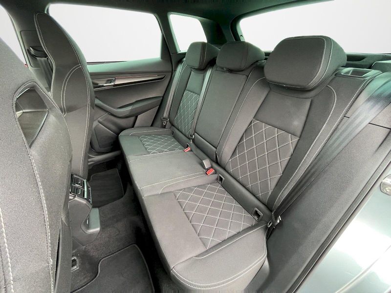 Škoda Karoq (2026) 1.5 TSI 110 kW DSG SportLine - fotka 26 z 35