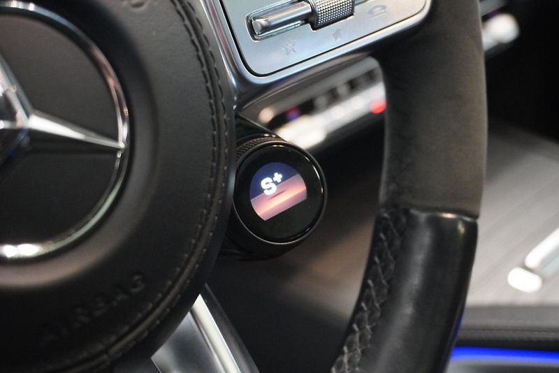 Mercedes-Benz GLS 63 AMG FULL OPTIONS - fotka 22 z 50