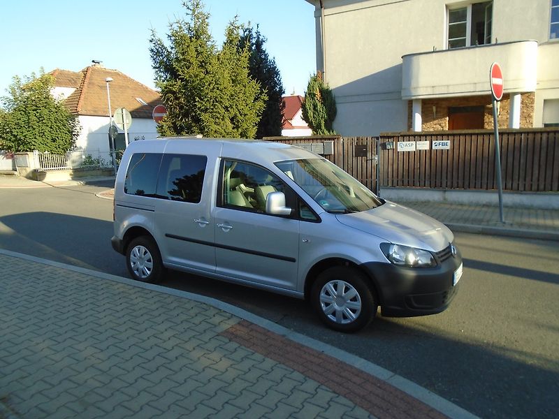 Volkswagen Caddy (2013) 1.6 TDI, 5.Míst, Klima - fotka 5 z 24
