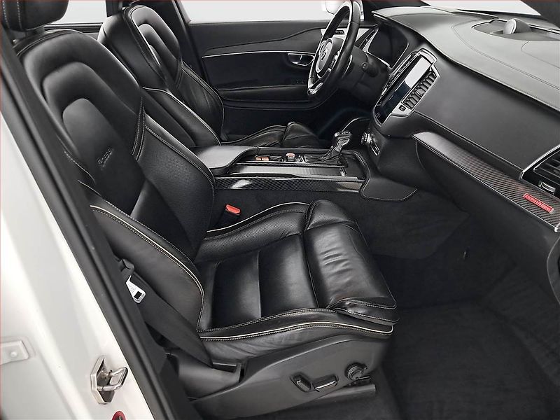 Volvo XC90 (2018) R-Design D5 AWD Polestar - fotka 9 z 24