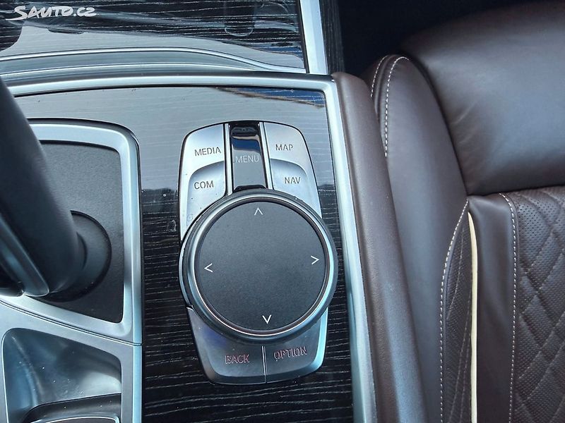 BMW Řada 7 730D koupeno v ČR DPH - fotka 16 z 50