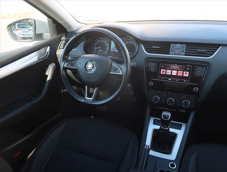 Škoda Octavia (2018) Ambition Plus 1.4 TSI - fotka 7 z 21