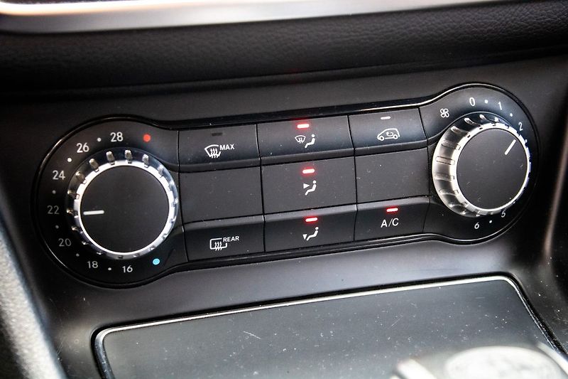 Mercedes-Benz CLA - fotka 19 z 35