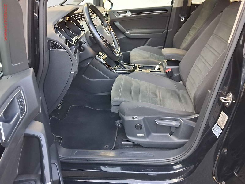 Volkswagen Touran (2018) 1.5 TSi, Highline, DSG, LED - fotka 9 z 19
