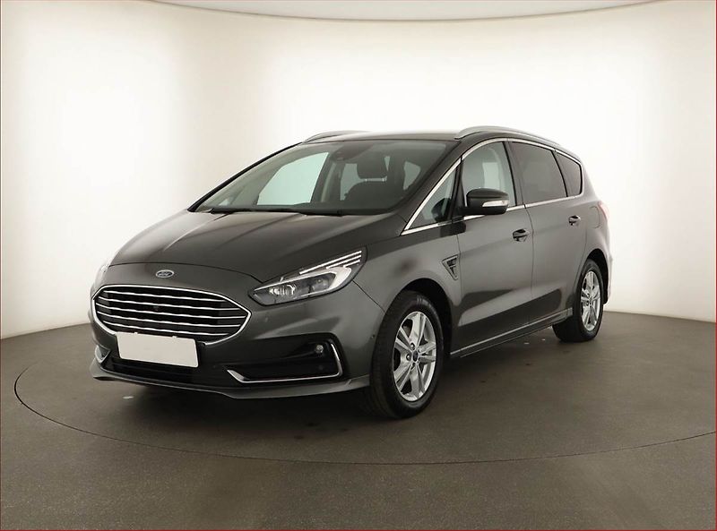 Ford S-MAX (2022) Titanium Hybrid - fotka 2 z 16