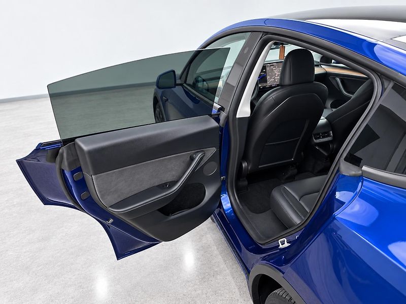 Tesla Model Y (2022) Long Dual Motor AWD-FSD-2022 - fotka 21 z 21