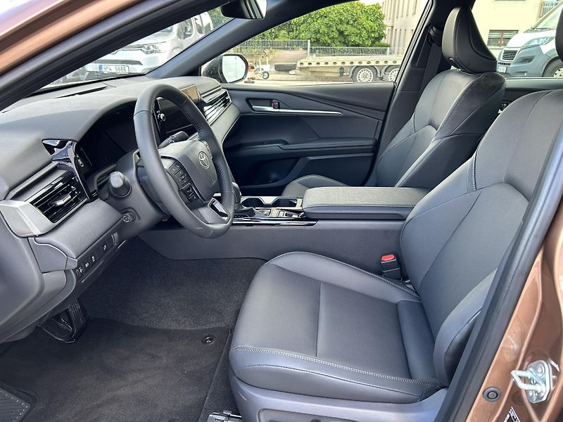 Toyota Camry (2025) PRESTIGE 2.5 HEV AT - fotka 7 z 14