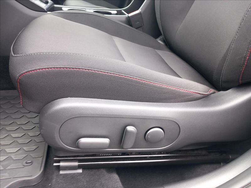 Hyundai Kona 1,6 N-LINE DCT - fotka 17 z 21