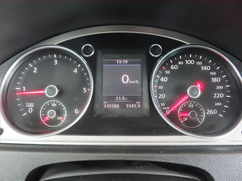 Volkswagen Passat (2011) 2.0 TDI, Navi, Tempomat - fotka 11 z 14