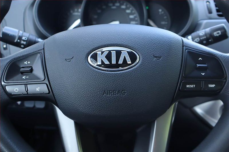 Kia Rio (2013) 1.25 CVVT, Serv.kniha - fotka 17 z 18