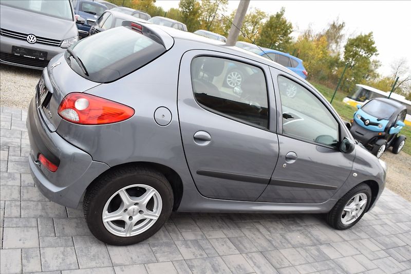 Peugeot 206 1,4 i + 54KW SERVISKA ALU - fotka 5 z 41