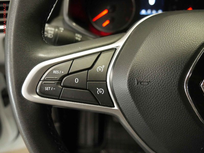 Renault Clio (2022) 1.0 TCe, 1.maj,ČR, LED, AC - fotka 14 z 16