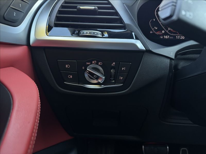 BMW X4 M40i - fotka 16 z 36