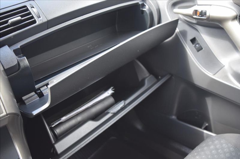Toyota Verso 1,6 i 97KW NÍZKÉ KM 2XKOLA - fotka 47 z 48