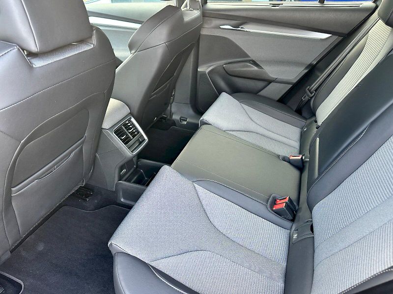 Škoda Enyaq (2022) iV 80 / 150 kW / 82 kWh Loft - fotka 20 z 24