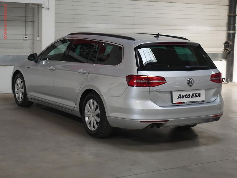 Volkswagen Passat (2015) 2.0TDI 4x4, DSG, navi, bixen - fotka 6 z 21