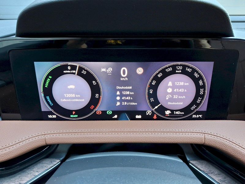 Škoda Superb (2025) Combi iV L&K DSG 1,5TSi 150kW - fotka 14 z 35
