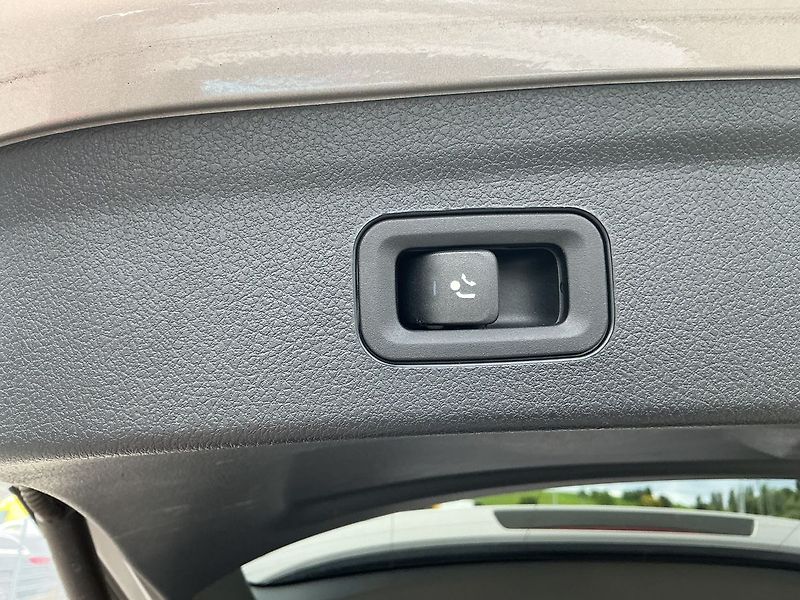 Mercedes-Benz GLE 350 d 4MATIC - fotka 26 z 27