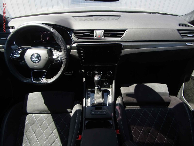 Škoda Superb (2022) 2.0 TDi 4x4, ČR, SportLine - fotka 8 z 27