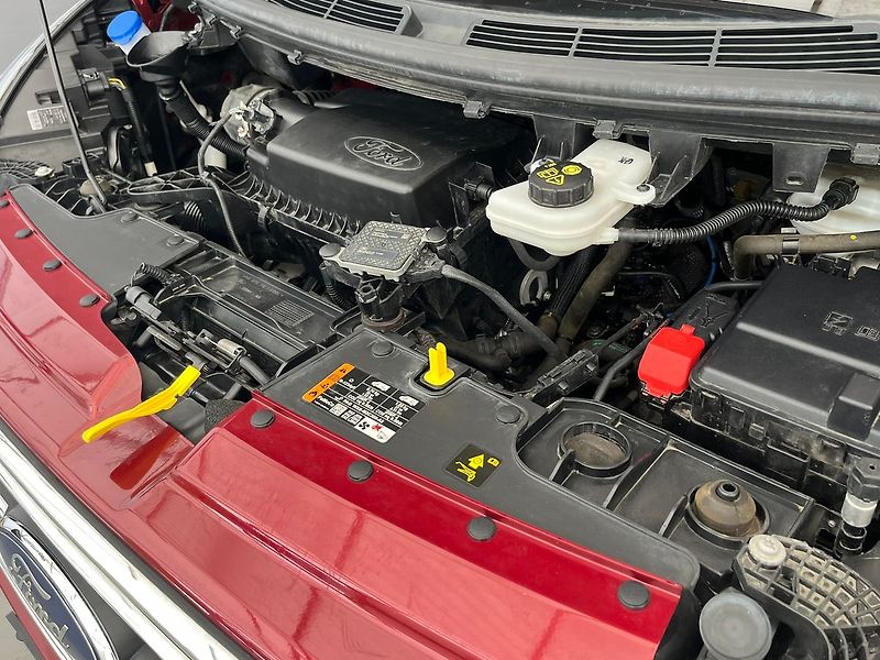 Ford Tourneo Custom 320 L2H1 Titanium 136 kW aut. - fotka 41 z 64