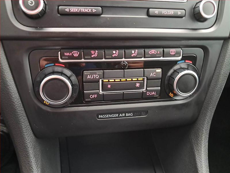 Volkswagen Golf (2010) 1.6 TDI, Tempomat - fotka 13 z 16