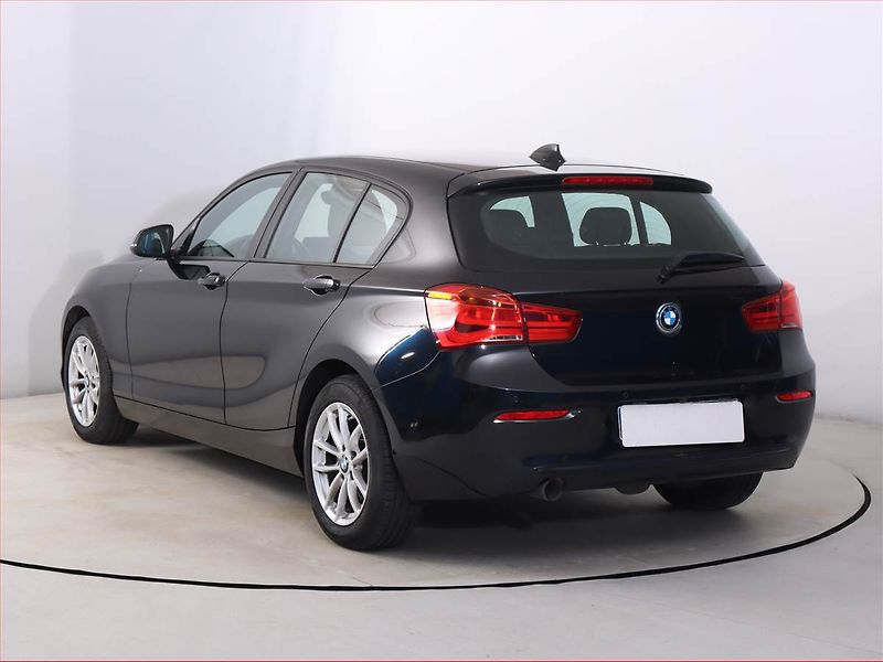 BMW Řada 1 (2019) 116d, Automat, Serv.kniha - fotka 4 z 22