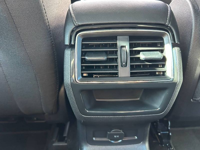Škoda Karoq (2023) 1.5 TSI 110kW LED manuál - fotka 31 z 35