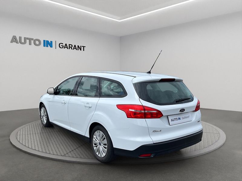 Ford Focus (2016) 1.0 74kw, ČR, 1.maj, serv.knih - fotka 4 z 21