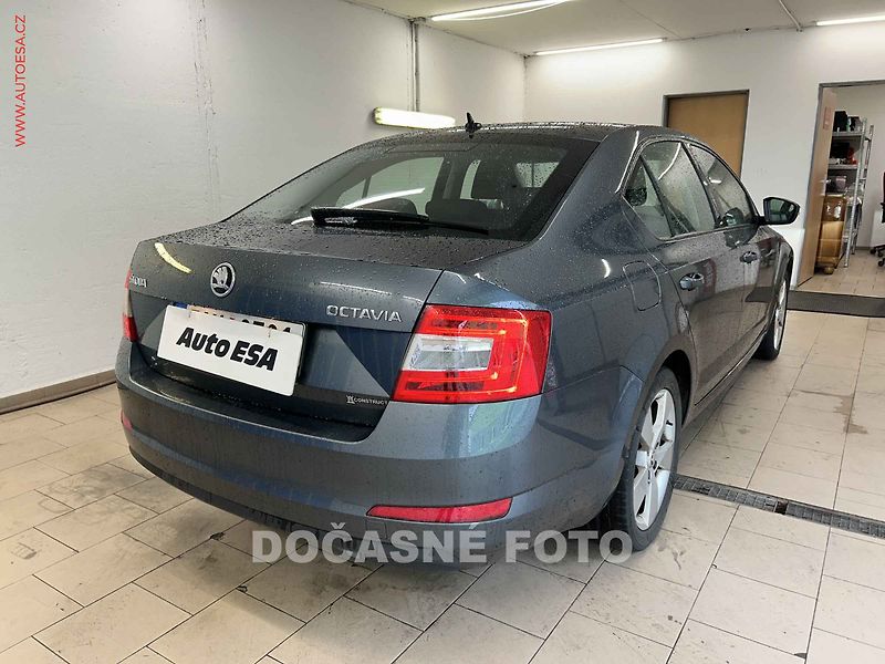 Škoda Octavia (2016) 2.0 TDi, ČR, AT, bixen - fotka 2 z 3