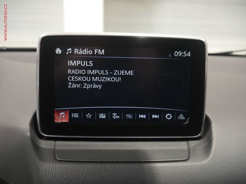 Mazda CX-3 (2016) 1.5D, LED, AC, tempo - fotka 14 z 17