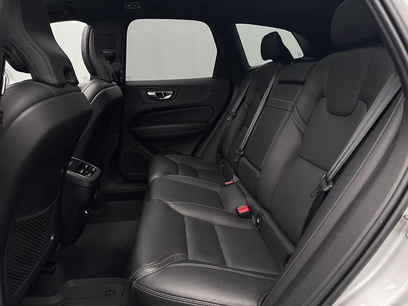 Volvo XC60 B4 AWD INSCRIPTION  - fotka 6 z 55
