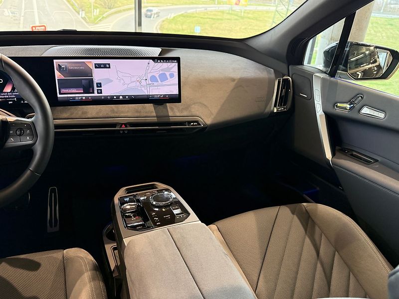BMW Ostatní xDrive60, Masáž, Ventilace - fotka 41 z 41