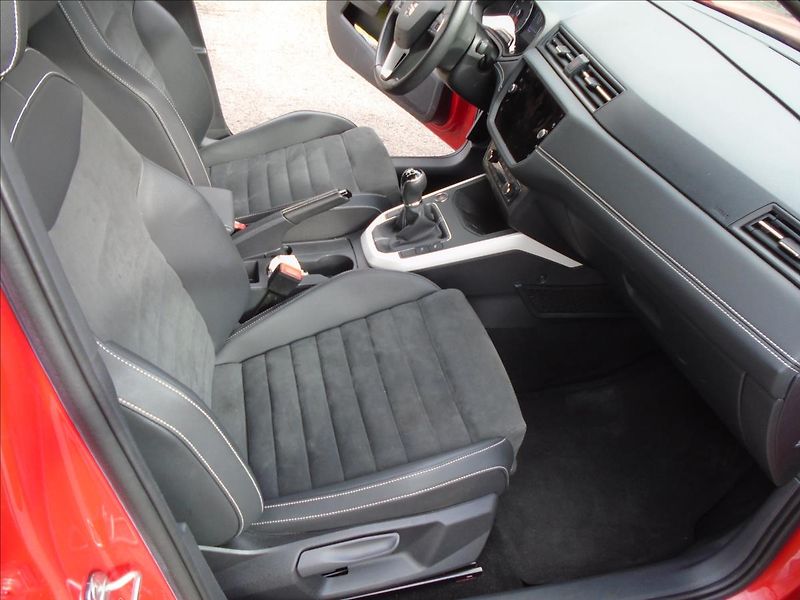Seat Arona 1,0   1.0.TSI - fotka 20 z 29