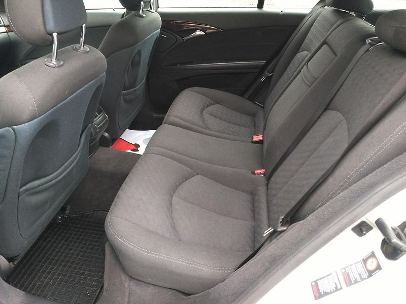 Mercedes-Benz Třídy E 220 CDI - fotka 13 z 32