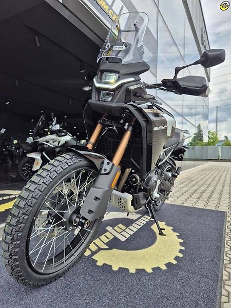 CFMOTO 450 MT-R (2026) - fotka 28 z 78