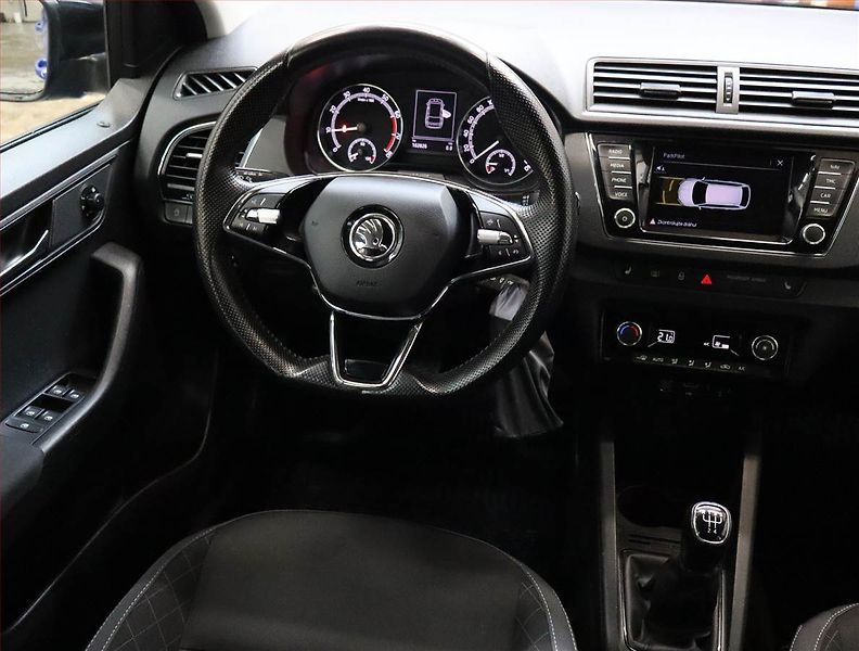 Škoda Fabia (2022) 1.0 TSI, Navi, Tempomat - fotka 7 z 22